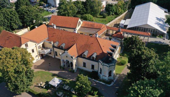 Herrenhaus/Gutshaus Jaslovské Bohunice 2